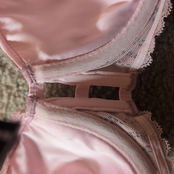 Victoria Secret Pink Lace Lined Plunge Bra Size 36C - Picture 6 of 8